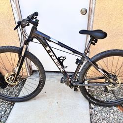 900$  29’ Marlin Mountain Bike 