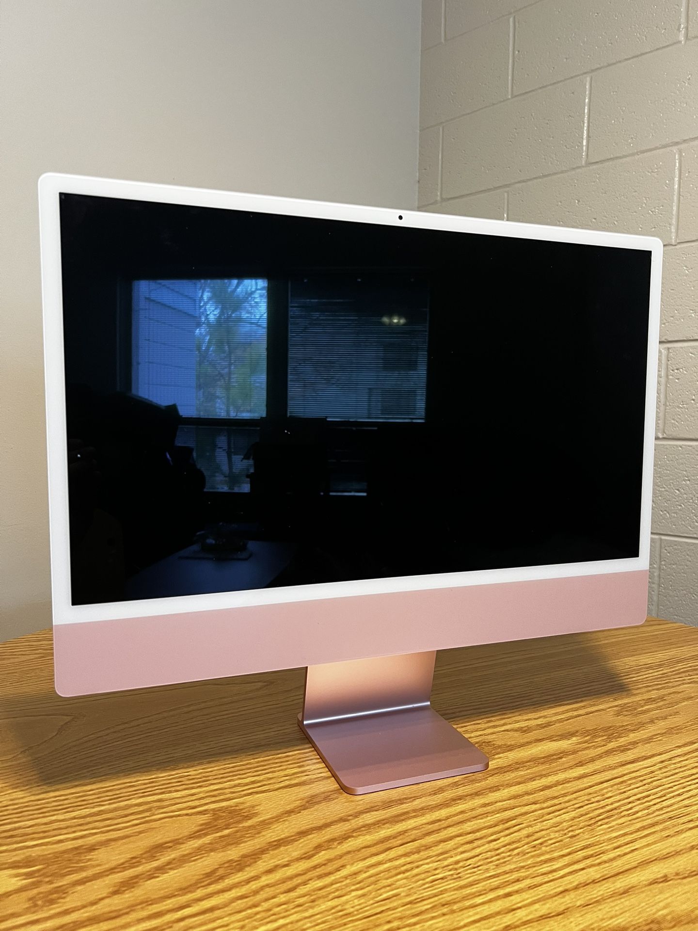 2024 Pink Apple iMac 24” M3 – 8GB RAM / 256GB SSD – Excellent Condition