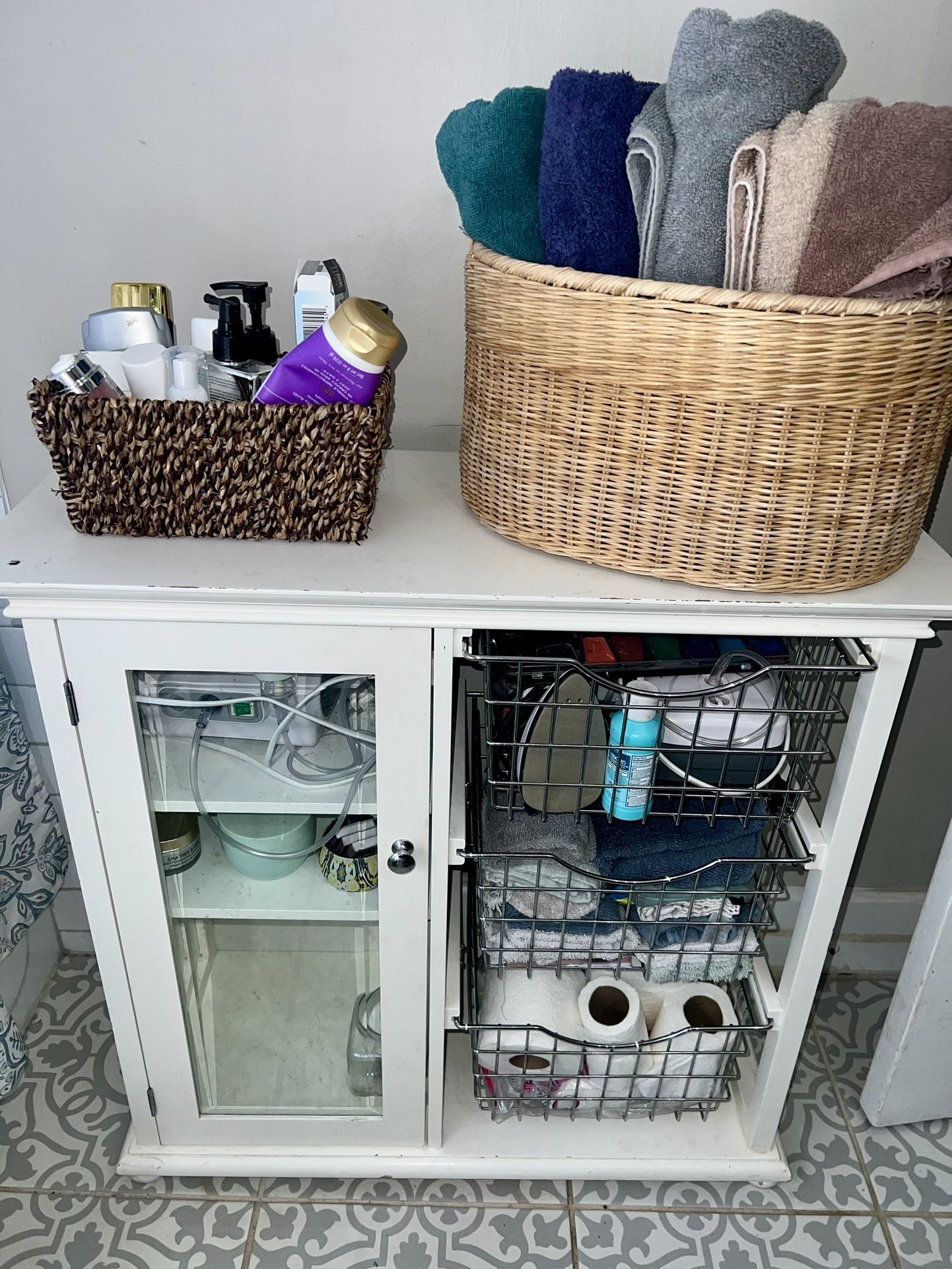 White Wooden Storage Cabinet with 3 Shelves & 3 metal baskets
