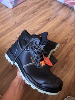 Men’s black steel toe boot size 13