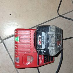 Milwaukee Batería Y Cargador 