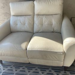 Power Reclining Loveseat 