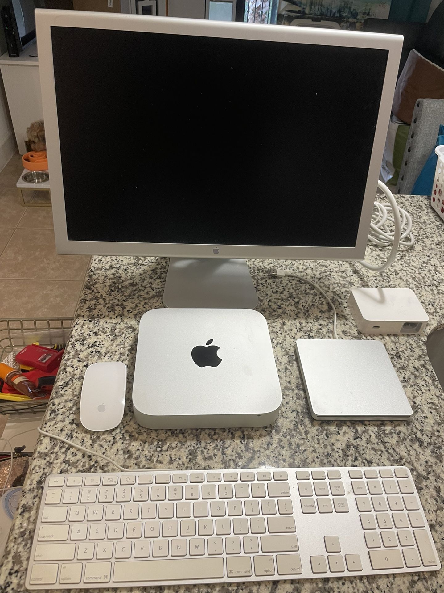 Apple Mac Mini + Cinema Display 500gb Macbook Used