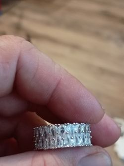 Two Tiered  Teardrop Cut Mossinate Band