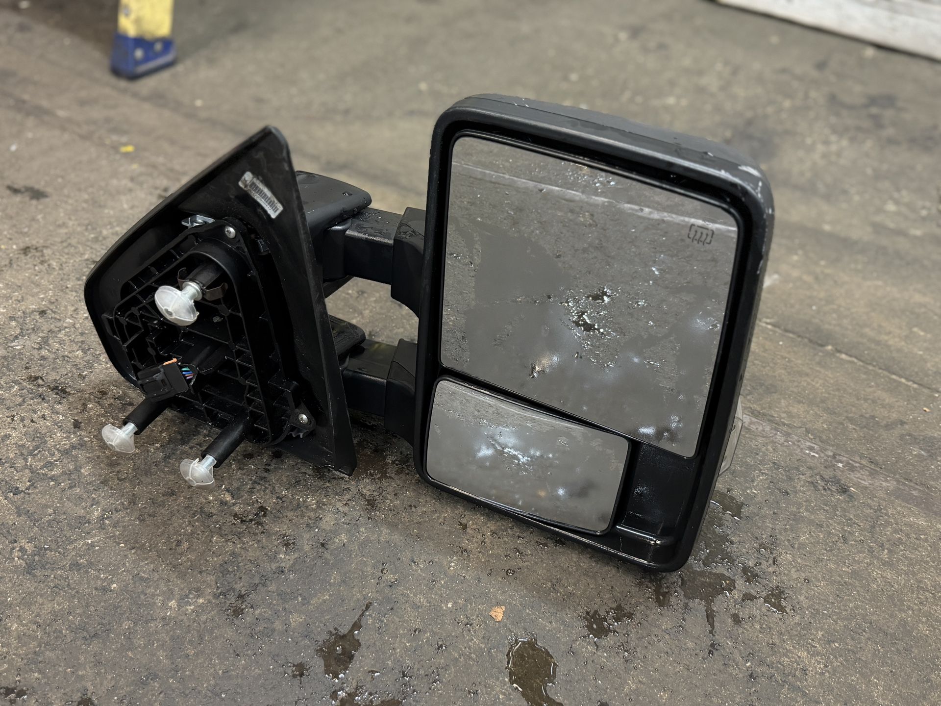 Mirror For 2008-16 Ford F250/F350/F450/F550 Right passenger side OEM