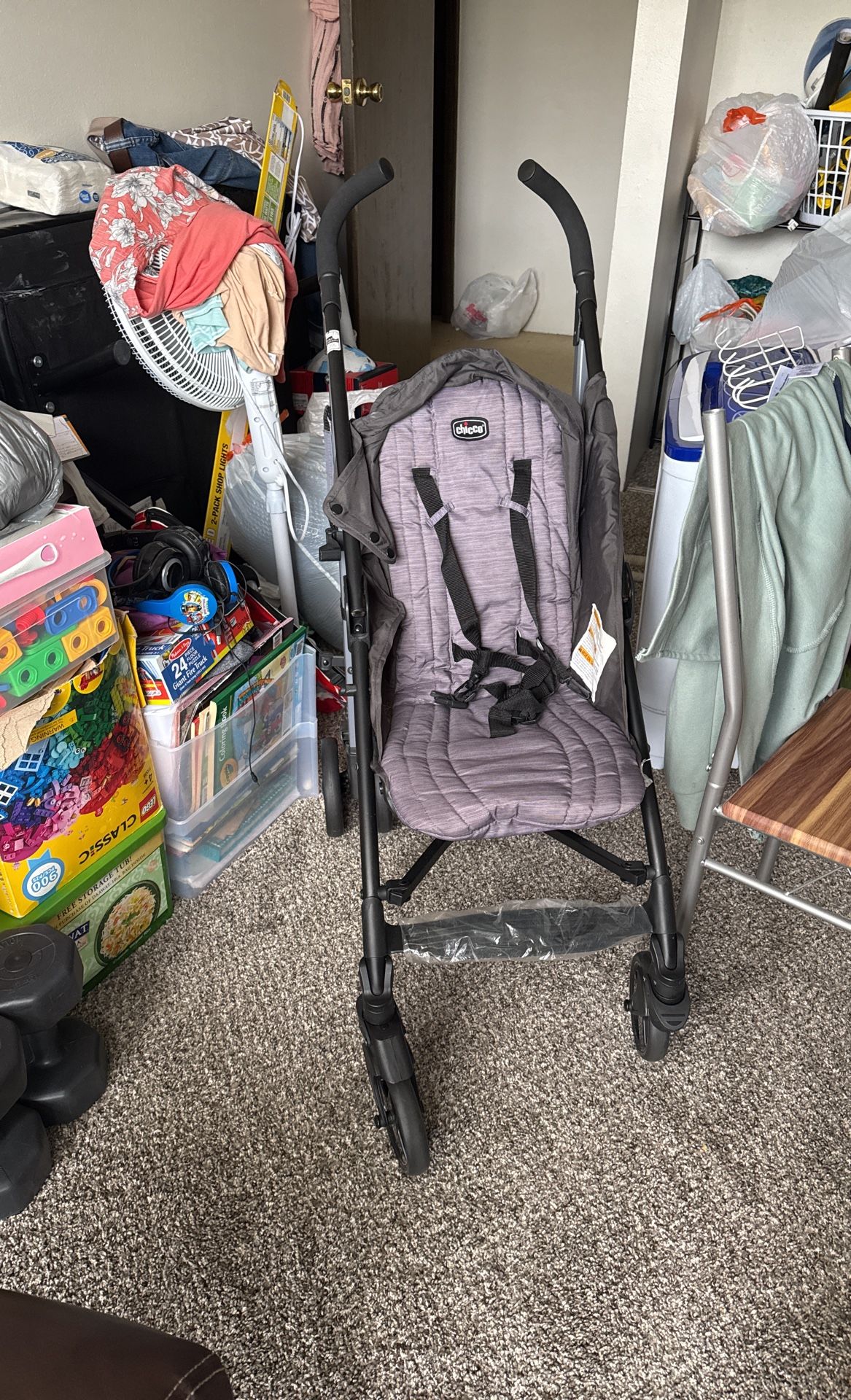 Light Weight Chicco Kids Stroller With Canopy