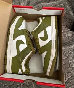 Nike Dunk Olive Green Colorway size 6 Womens