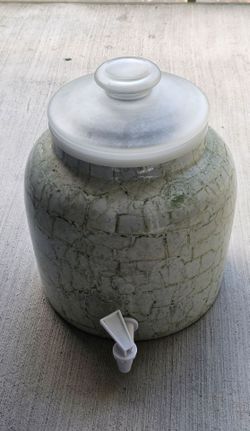 Marble Green Porcelain Beverage Dispenser with Glass Lid