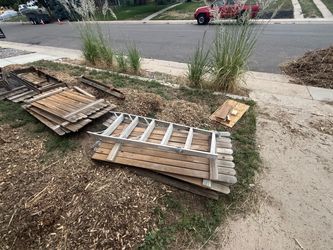 Free Wood Fencing & Lumber Scraps