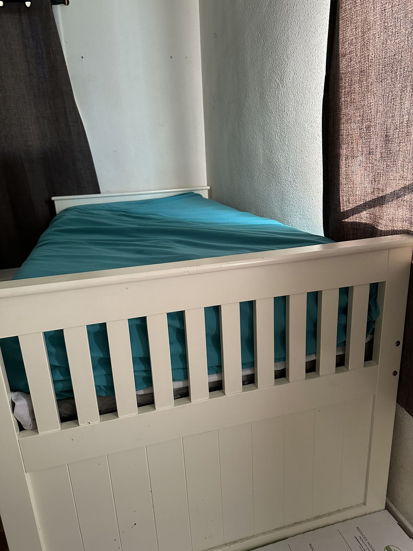 Twin Bed 