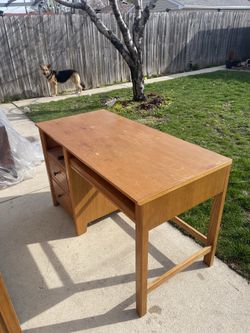 Stanley desk and hutch oak