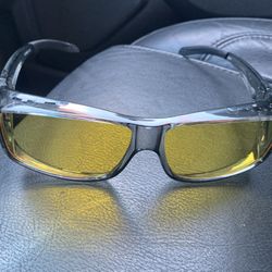 LVOIE 0311 Over Polarized Glasses