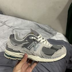 New Balance 2002 R 