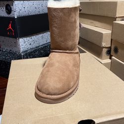 UGG 100% Authentic