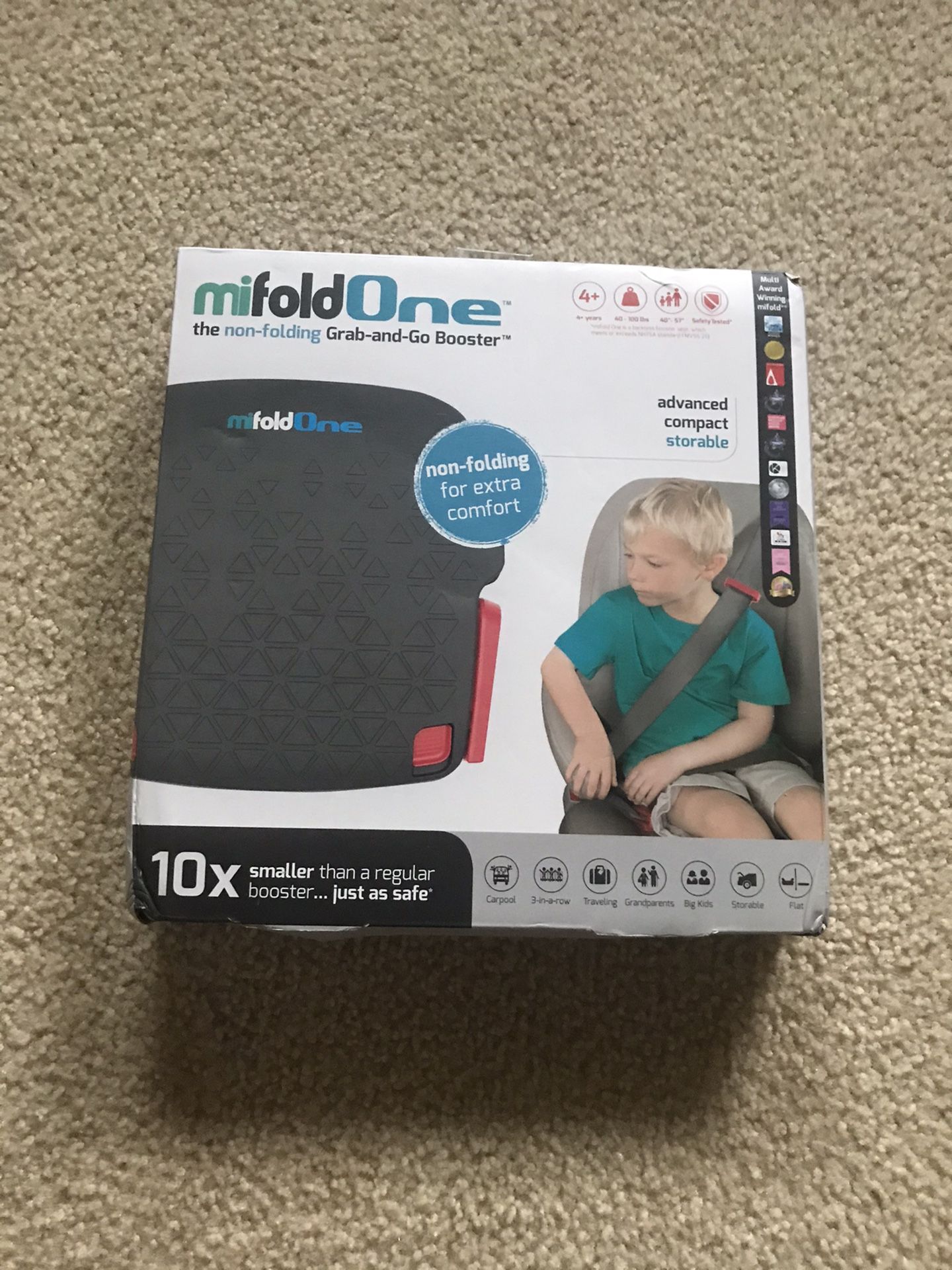 Portable booster seat (NEW IN BOX)