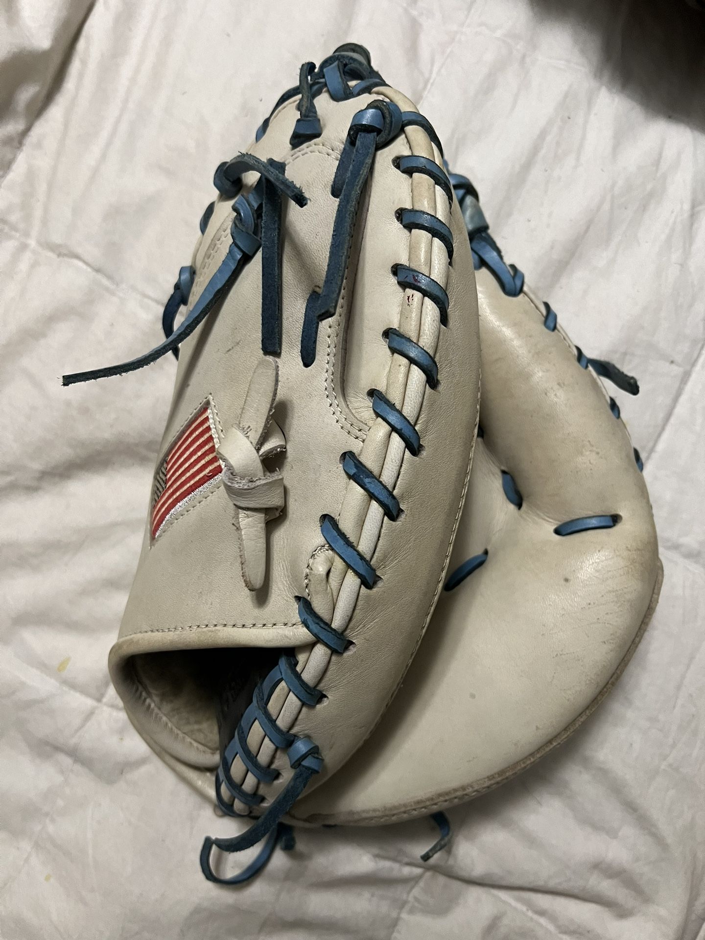 Worth Liberty Baseball Catcher’s Mitt