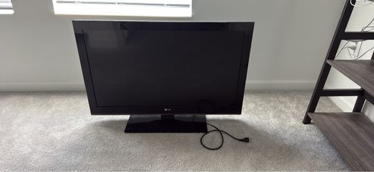 37" LG LCD TV (Model 37LK450) – Works Great