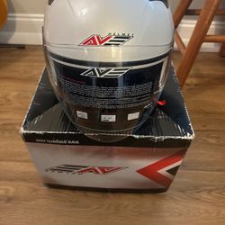 BRAND NEW AVE A-51 Riding Helmet Pearl White Adult large With In Box!