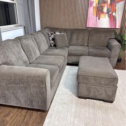 Sectional Couch With Ottoman 