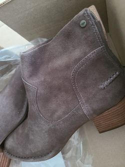 Brand new UGG boots size 7