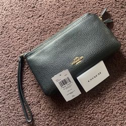 Coach Double Zip Wallet / Wristlet