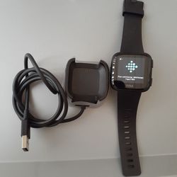 Reloj inteligente Fitbit Versa, color negro