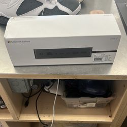 Microsoft Surface Dock 2