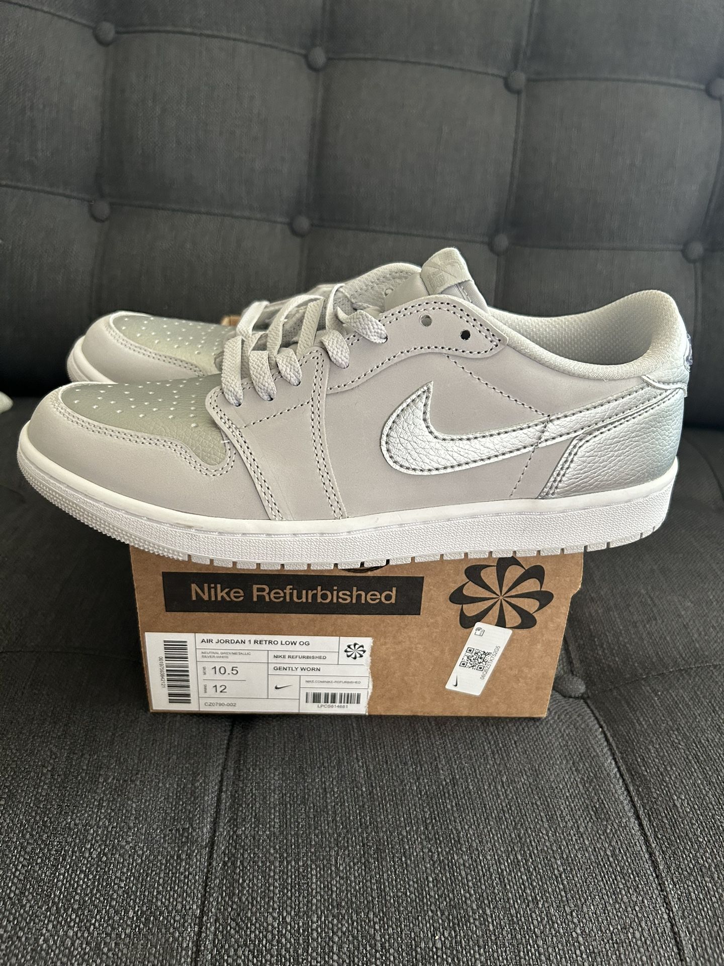 Jordan 1 Low Metallic Silver