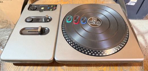 DJ Hero Wireless Turntable (With Game) Xbox 360 Activision