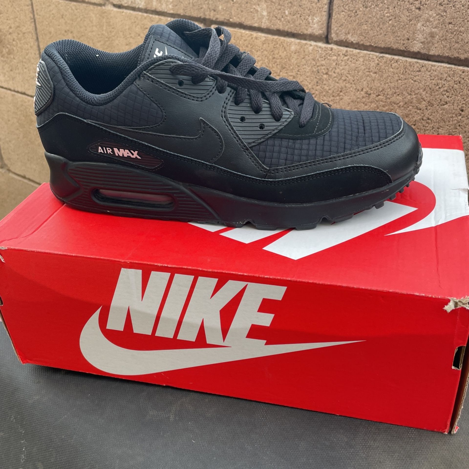 Nike Max 390
