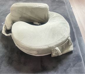 Nursing pillow