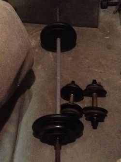 90LBS Weights & barbell with 2/25lbs,2/10lbs,2/2.5lbs and 47LBS of Hand weights & bars 4/5lbs, 8/2.5lbs