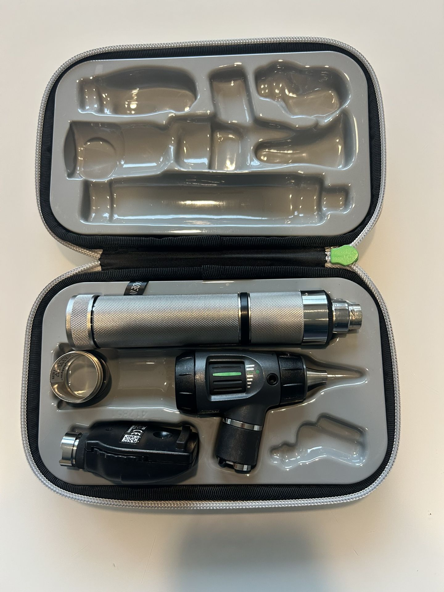 Welch Allyn Otoscope And Opthalmascope  Diagnostic Set 