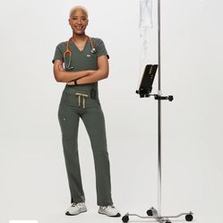 FIGS Scrubs Set 