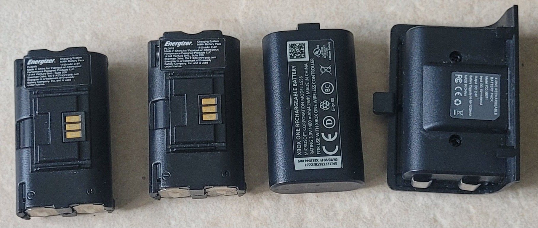 XBOX ONE RECHARGEABLE BATTERIES 