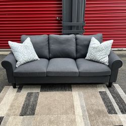 Couch!! Delivery Available 🚚!! Dimensions: 79” Length x 31” Height x 33” Depth