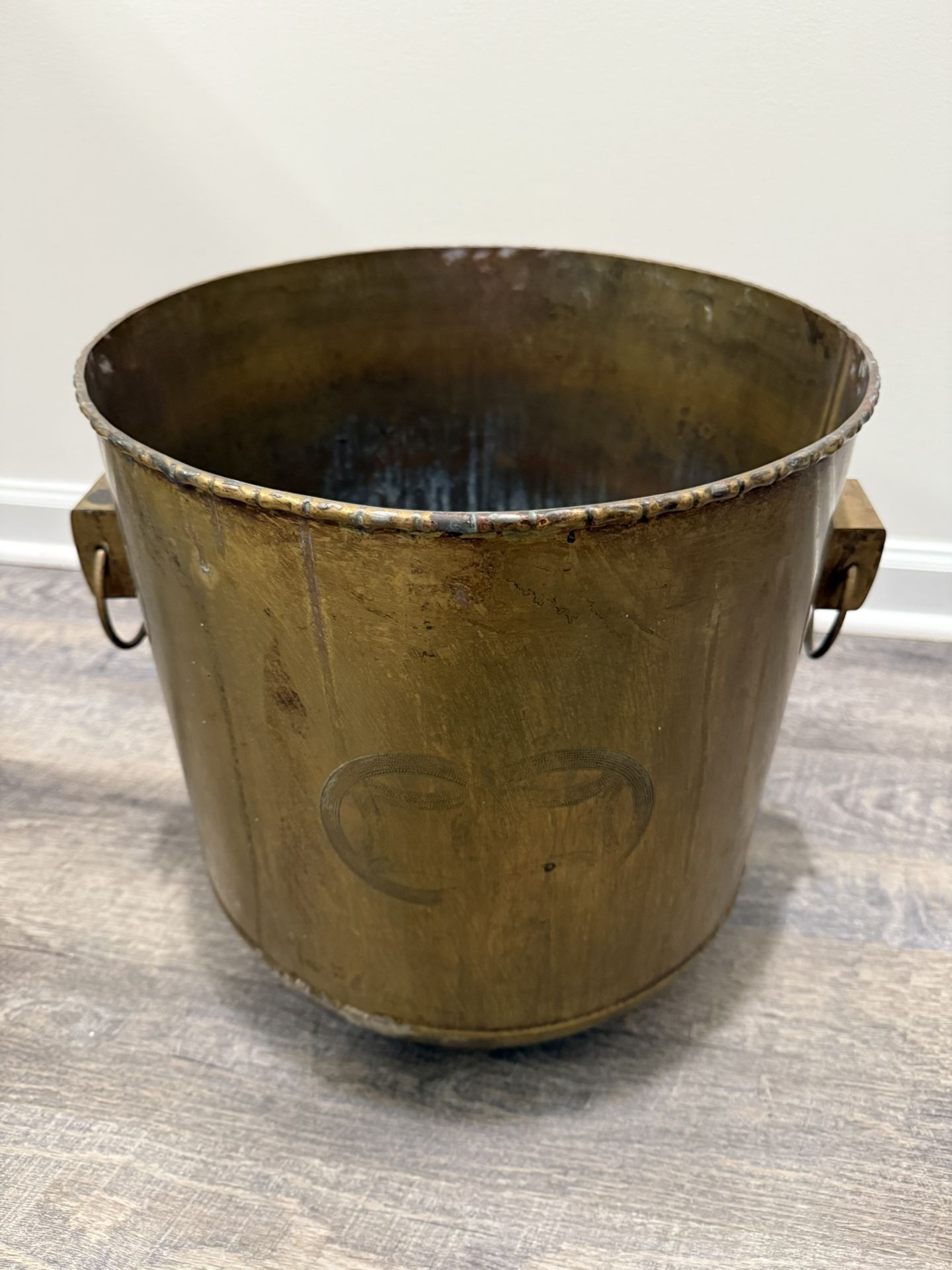 Large Vintage Regency Brass Medallion Planter (16 L x 14.5 Tall)