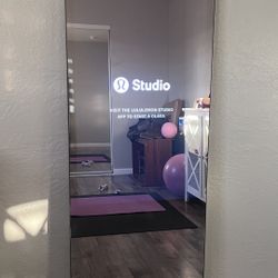 Lululemon Studio Workout mirror For Sale 