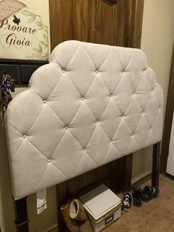 Headboard (Queen Size ) Import 1 Brand