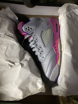 Jordan’s 5 size 6