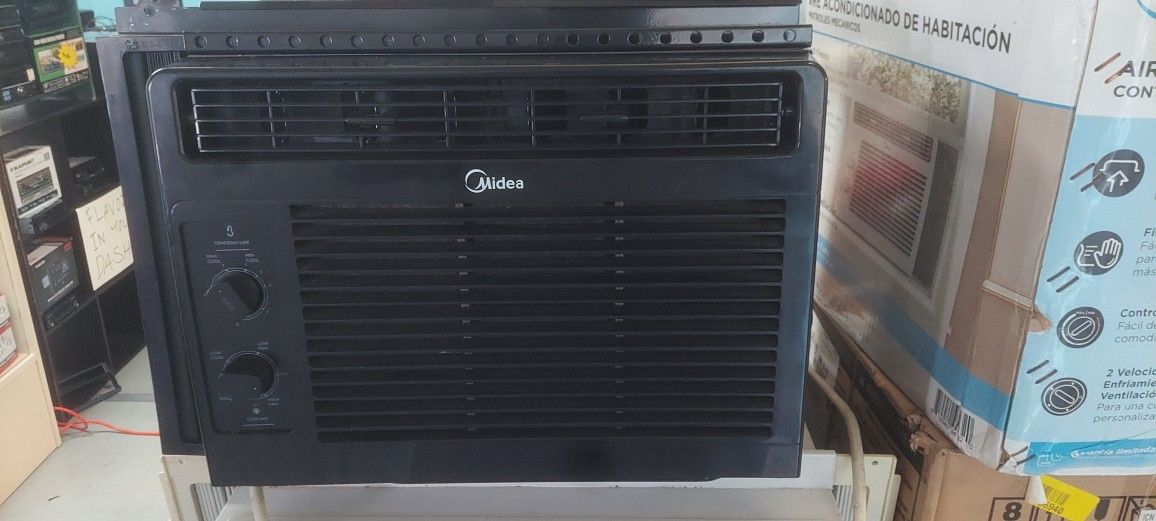 Midea 5k BTU AC, Clean And Works Great