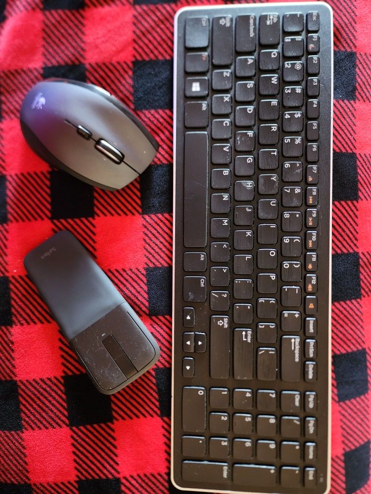 Dell Wireless Key Board And Mouse Package