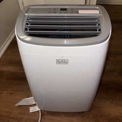 Black + Decker 8,000 BTU Portable Air Conditioner