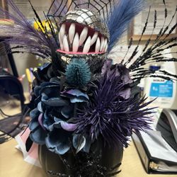 Halloween centerpiece
