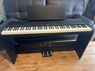 Korg B2 Digital Piano with Stand and Triple Pedal