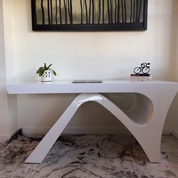 Office desk -Like New