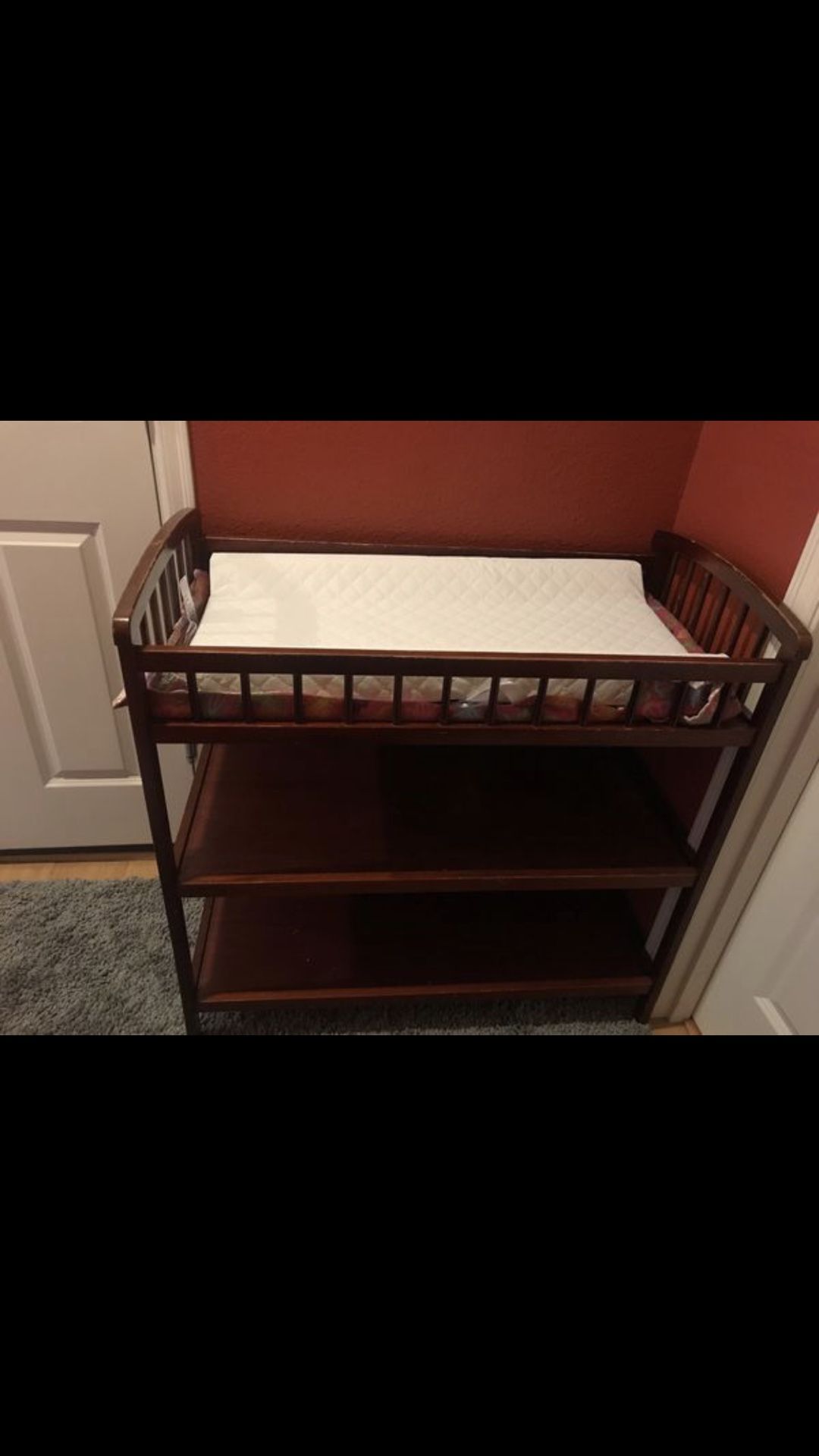 Changing diaper table