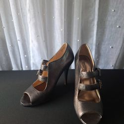 Michael Michael Kors Womens Size 8 M Silver Metallic Heels Double Buckle Pumps