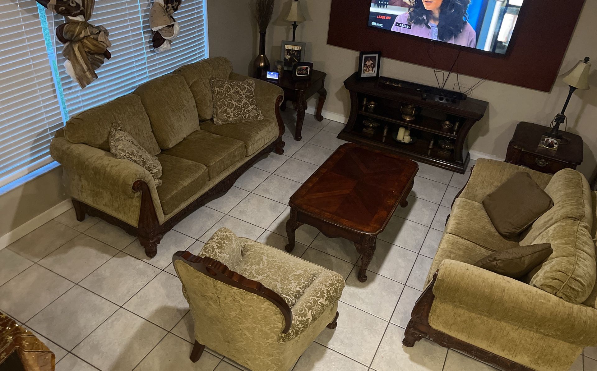 Living room, set sofa and loveseat and table and chair