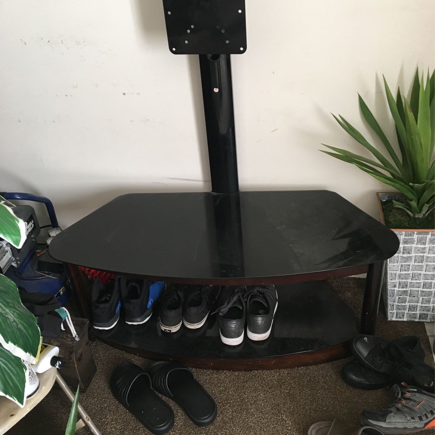 Tv Stand 2 Glass Shelves $20